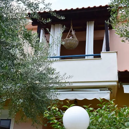Stylish Family 100m From The Beach And Town Center Villa
